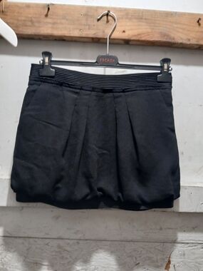 BCBGMaxAzria Black Pleated Mini Silk Lining Bubble Skirt Size 6